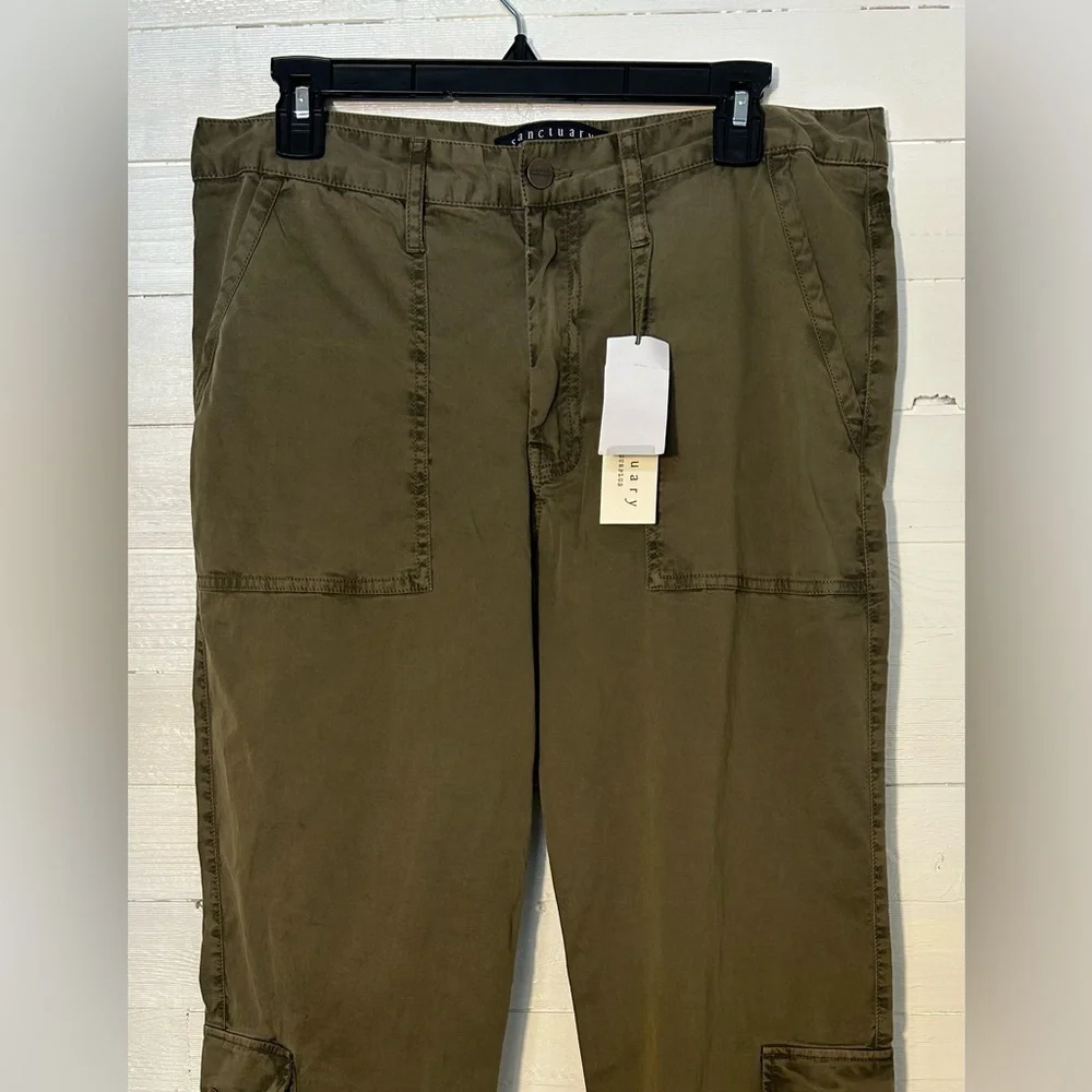 NWT Sanctuary Standard Surplus cargo/hiker joggers. Green, women’s size 30.